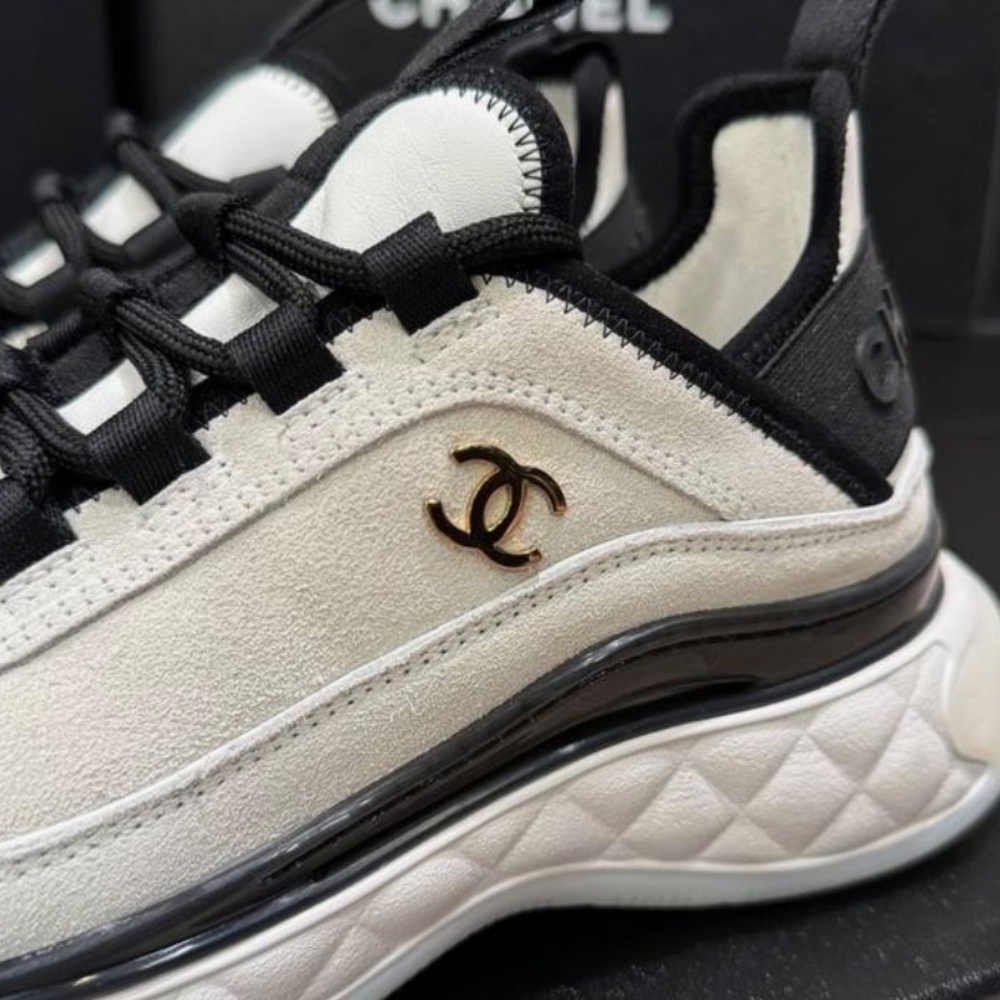 New In Box Chanel Sneaker: Logo Mixed Fibers Suede Low Top Sneakers White